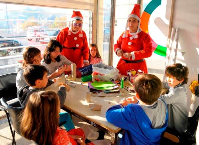 Jovens reciclaram o Natal em CB