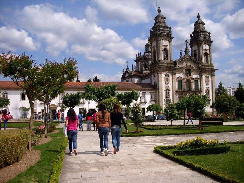 Executivo cabeceirense atribui 85 bolsas de estudo a jovens