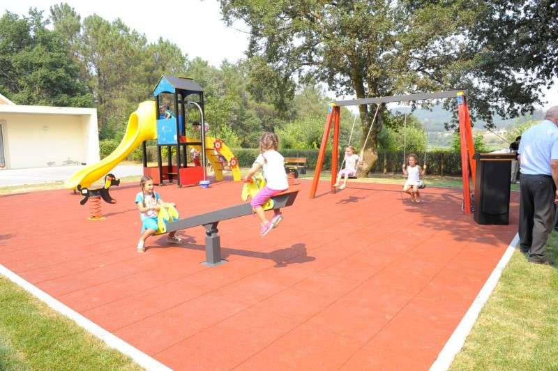 Inaugurado Parque Infantil de Borba da Montanha (1)