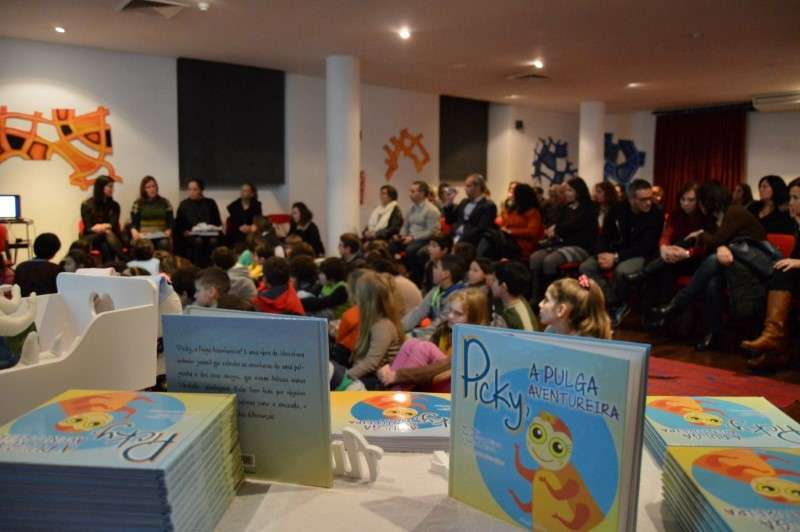 Penafiel  - Picky a Pulga Aventureira apresentado na Biblioteca