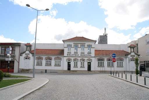 Biblioteca Lousada