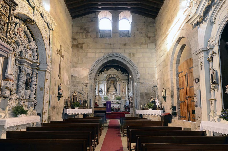 Igreja de Tarouquela interior